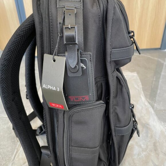 ✨NWT✨ TUMI Halsey ‧ Black/Gold ✨ - Picture 8 of 11